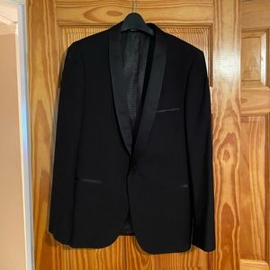 BLACK TUXEDO JACKET FROM PAISLEY & GRAY